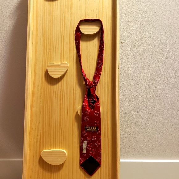 NEBRASKA MERGE LEFT RED WHITE BLACK "N" LOGO REPEAT SILK NECKTIE TIE Made In USA - Picture 2 of 11